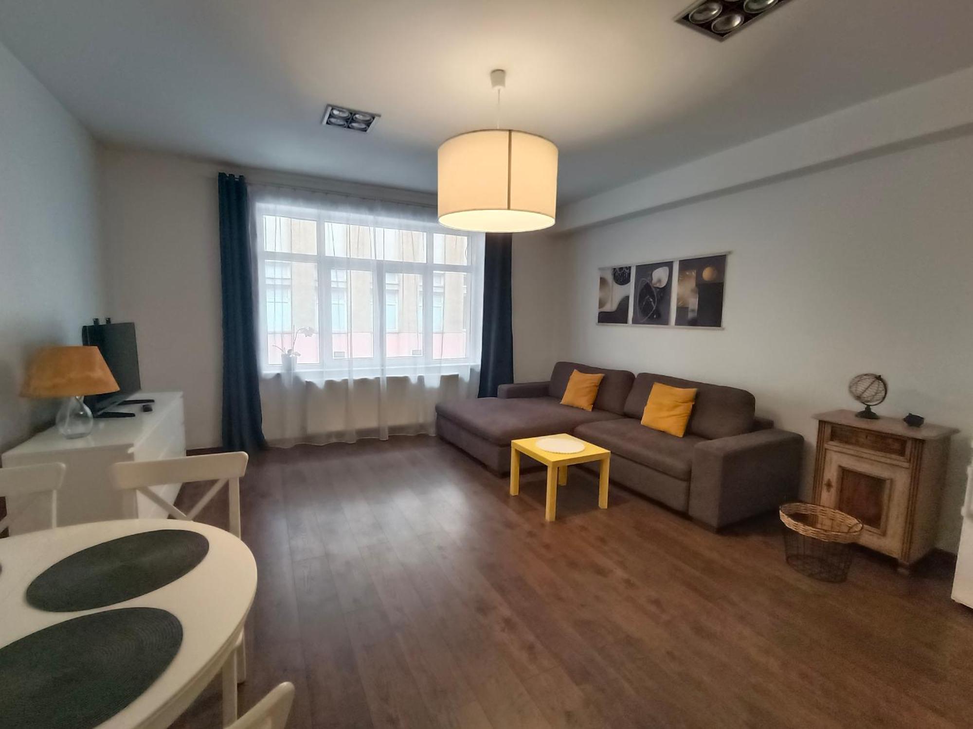 Pif Sadoveanu Apartment
